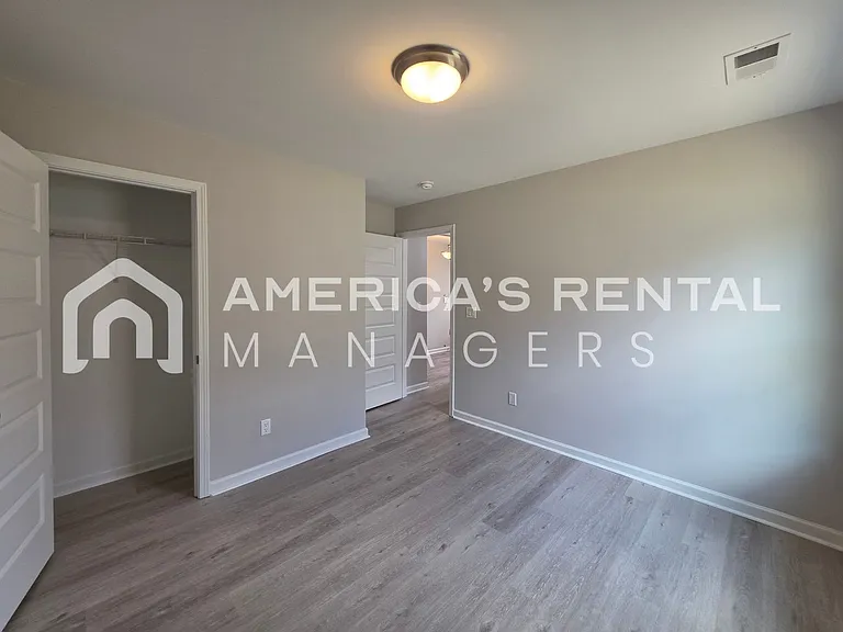 10319 Squires Way — Photo 15
