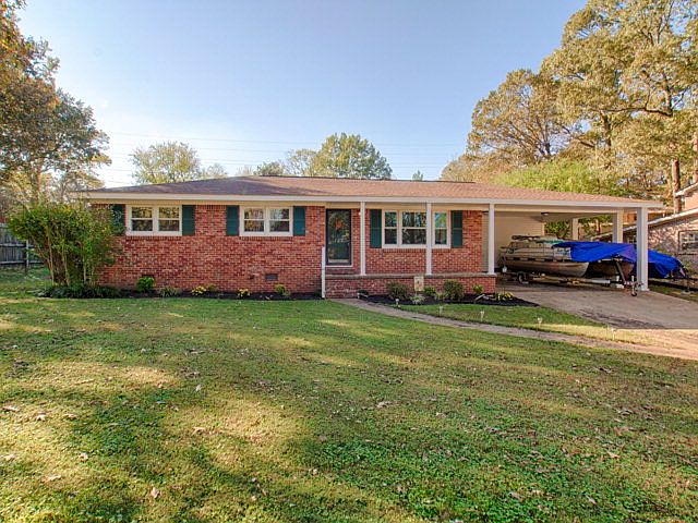 1st image of 126 Lakeside Dr