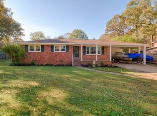 126 Lakeside Dr, Florence, AL 35630