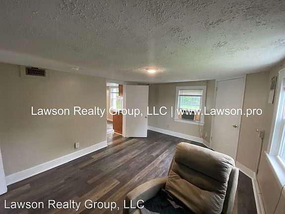 4th image of 1022 Fauquier St SW