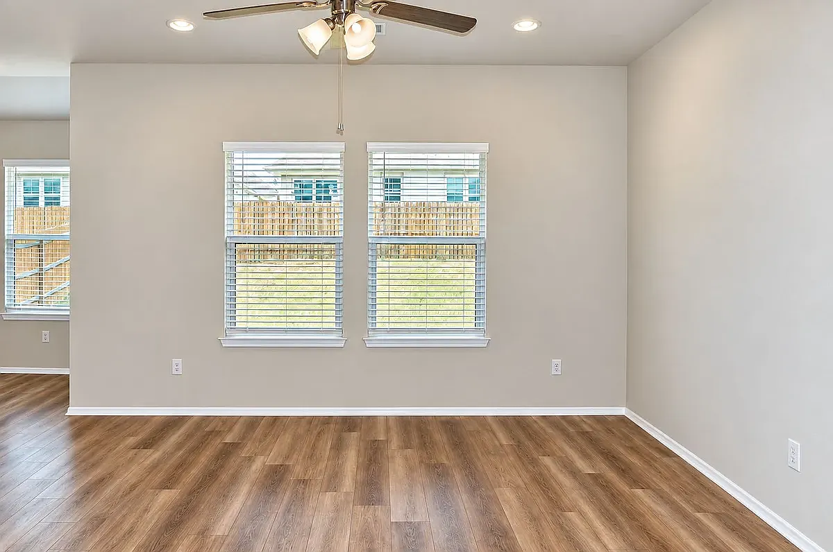 3 bed, 1270 sqft, $1,595 — Photo 4