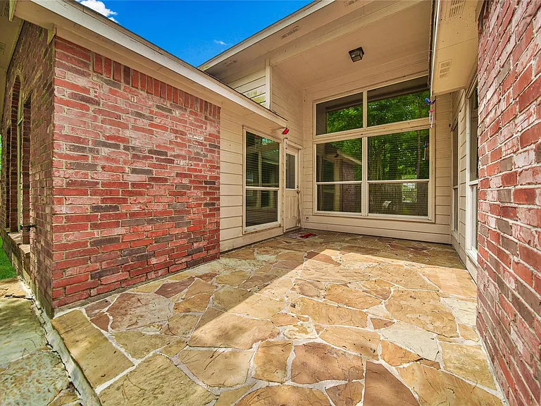 14526 Red Tailed Hawk Ln — Photo 37