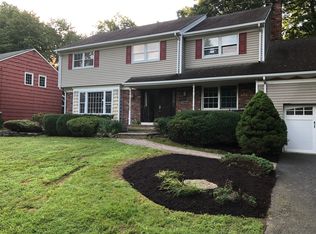 15 Bristol Ct, Berkeley Heights, NJ 07922
