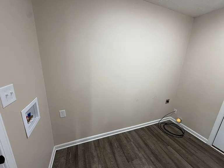 100 Crestview Dr — Photo 17