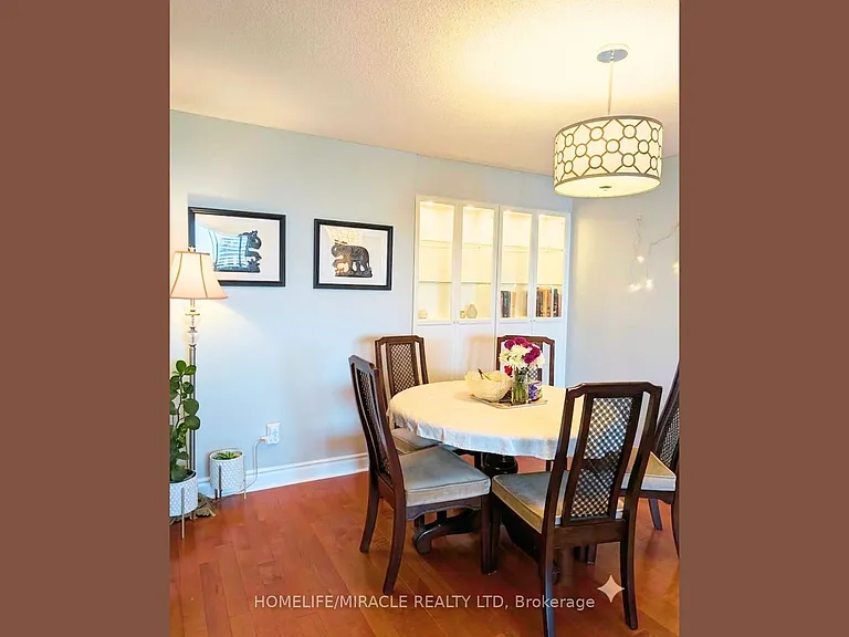 1 Royal Orchard Blvd #906 — Photo 2