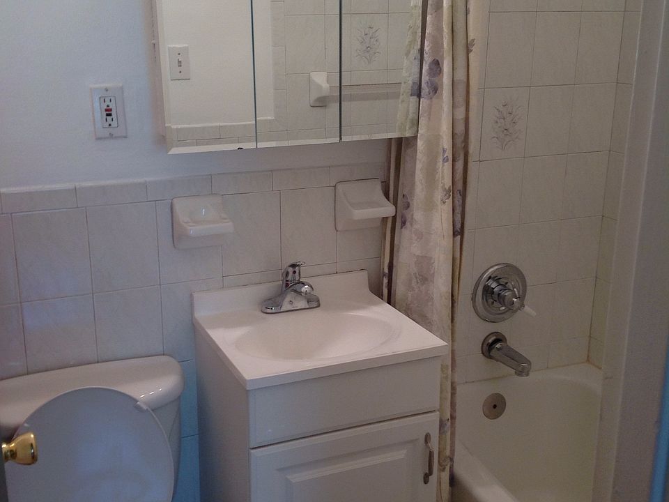 1 bathroom