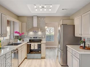 9040 Gemstone Dr, Las Vegas, NV 89134