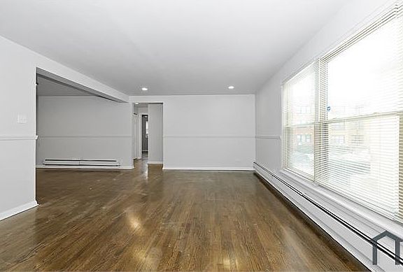5th image of 11009 S Vernon Ave #2