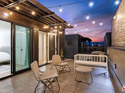 115 N Manhattan Pl, Los Angeles, CA, 90004