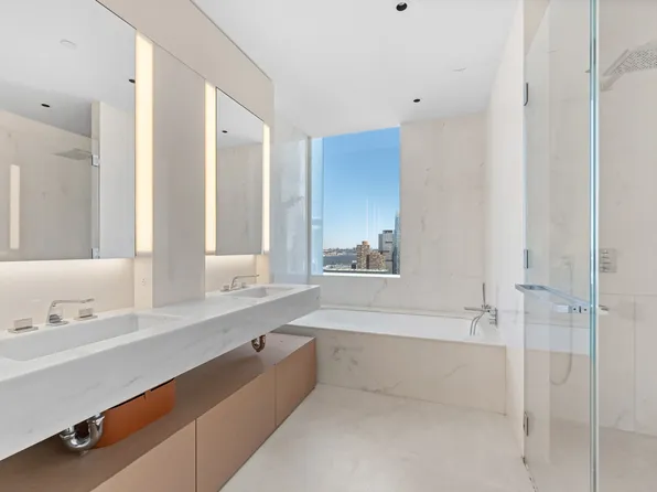 15 Hudson Yards image 9 of 27