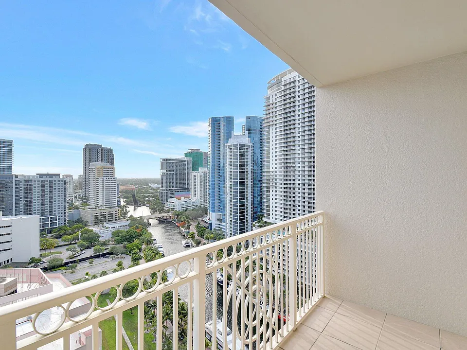 511 SE 5th Ave #2315