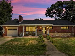 1586 Fairmont Dr, New Kensington, PA