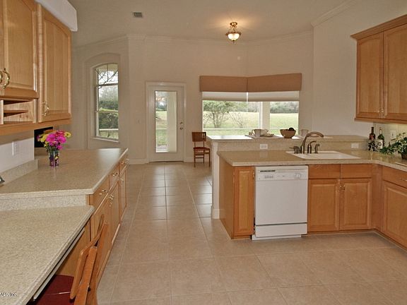 4th image of 140 Marshside Dr