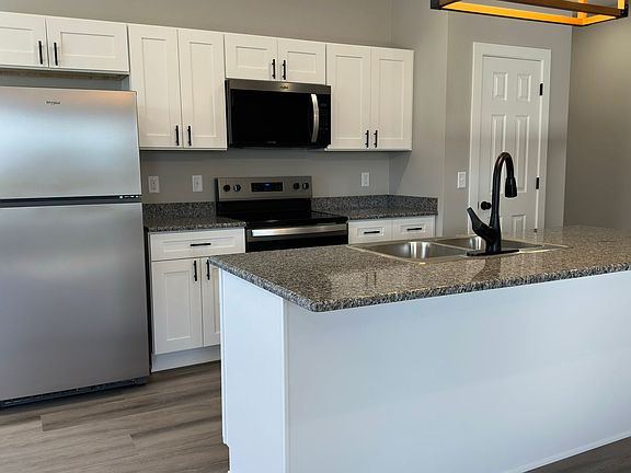 4th image of 877 Spring Hill Ave