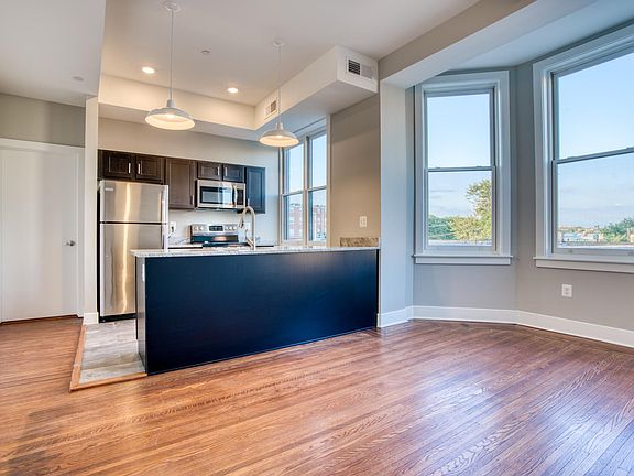 2nd image of 226 E Lafayette Ave #1