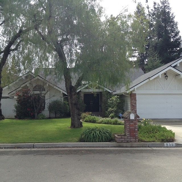 1st image of 835 E Woodhaven Ln