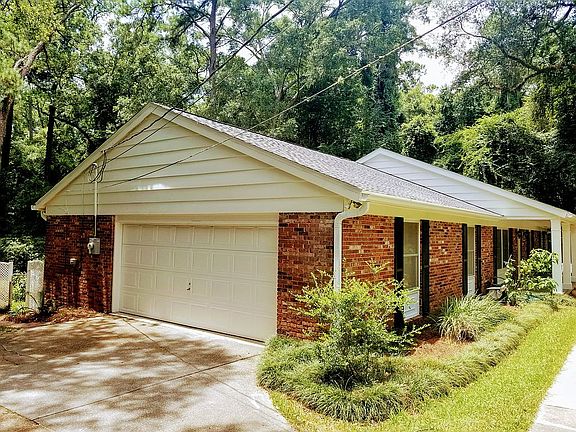 3rd image of 1303 Leewood Dr
