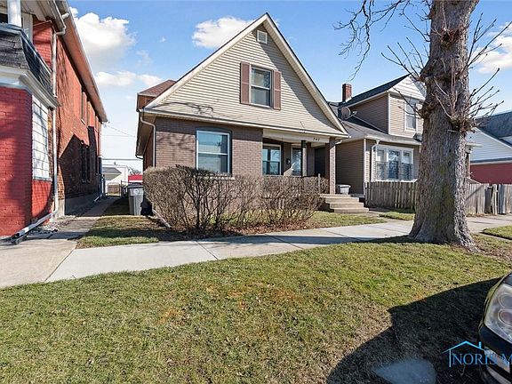 2nd image of 747 Forsythe St