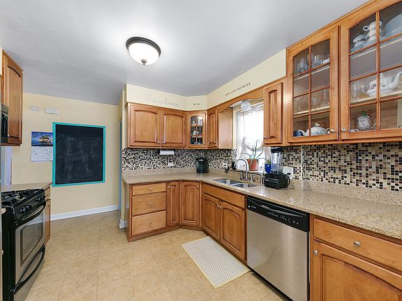 5th image of 1351 Heidorn Ave