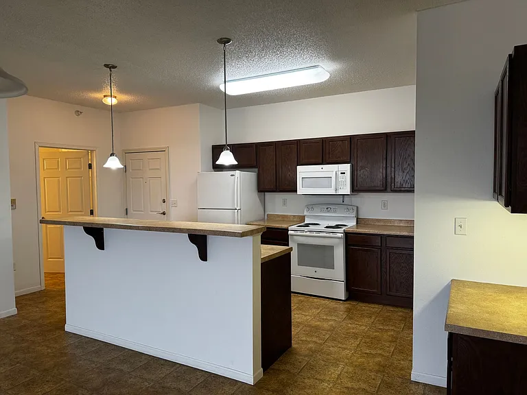 Old Orchard Apartments — Photo 13