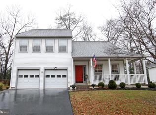 8214 Walnut Ridge Rd, Fairfax Station, VA 22039