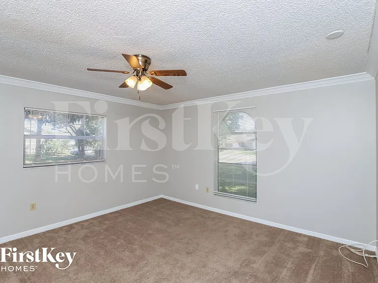 2250 Fallon Blvd NE — Photo 8
