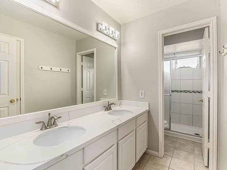 3603 NE Beacon Hill Dr — Photo 24