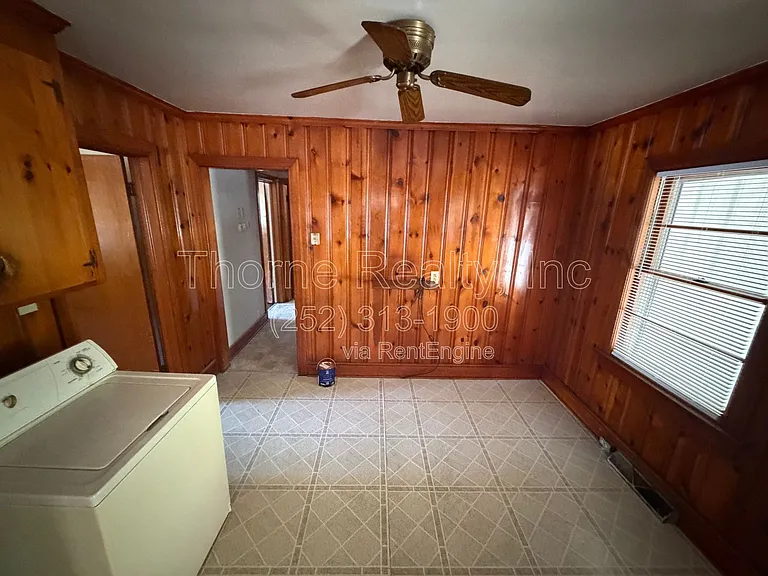 1425 Hargrove St — Photo 7