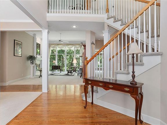 4th image of 8024 Clearwater Dr