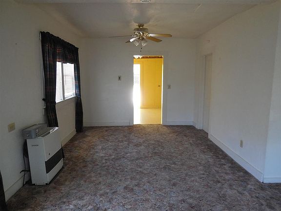 5th image of 605 Cedar St