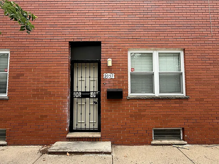 2354 S Lambert St — Photo 15