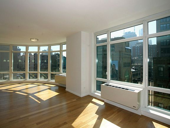 5th image of 55 Thompson St #303