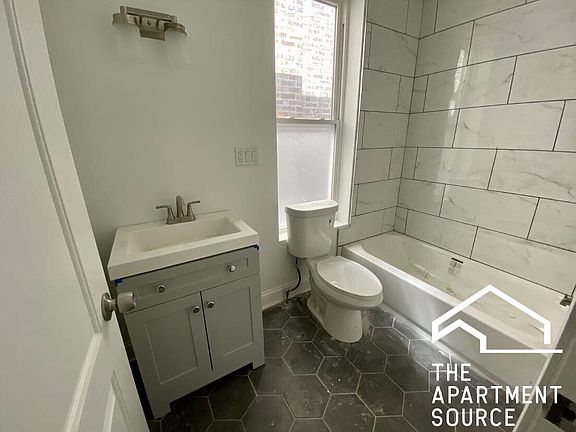 3rd image of 1634 N Honore St #3F