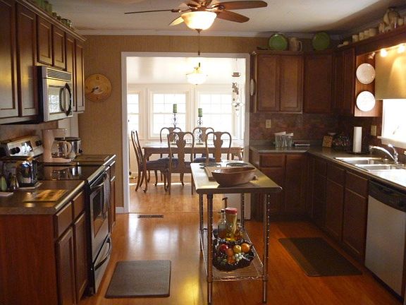 2nd image of 385 Chuckwood Dr