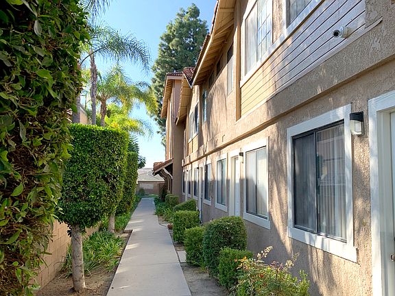 3rd image of 5831 Kingman Ave