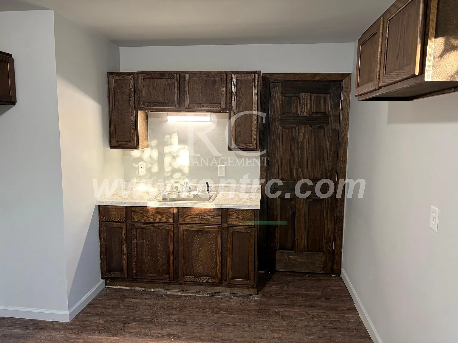 1 bed, 700 sqft, $550 — Photo 2