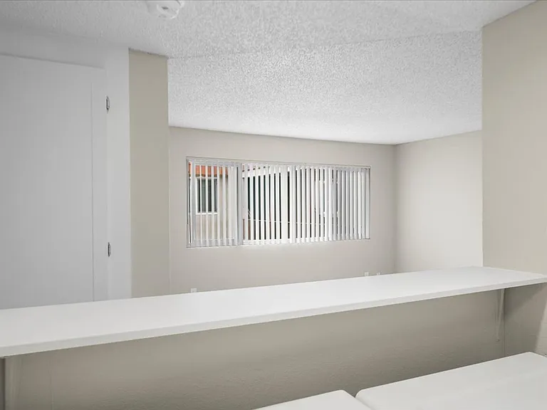 Sherwood Forest Apartments — Photo 29