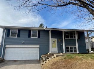 218 S 111th St, Omaha, NE 68154