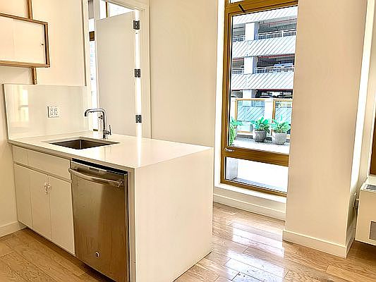 5th image of 47-09 5th St #401