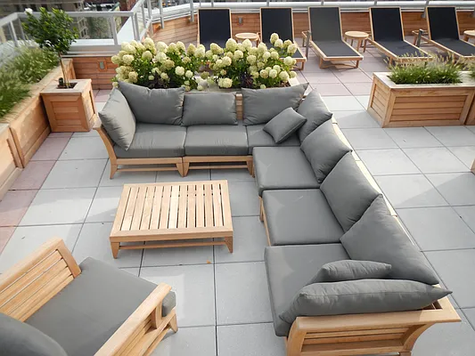 Sold by Sotheby's International Realty | media 16