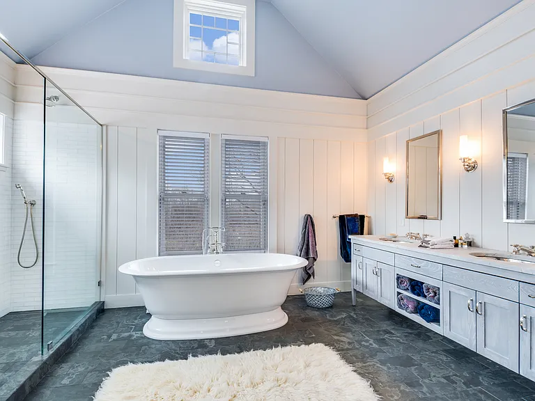 116 Bay St — Photo 10