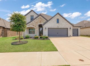 236 Lillian Ln, Waxahachie, TX 75165