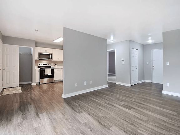 2nd image of 3180 Chelsea Cir #2-3028