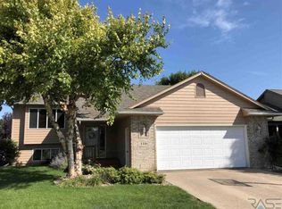 4416 E 38th St, Sioux Falls, SD 57103