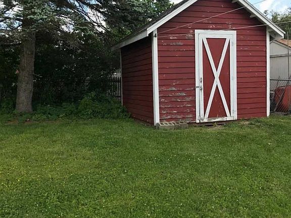 5th image of 7 Bolton Dr