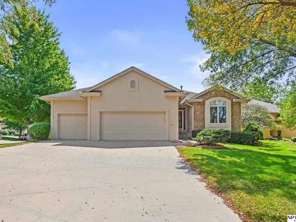 903 S 177th Cir, Omaha, NE 68118