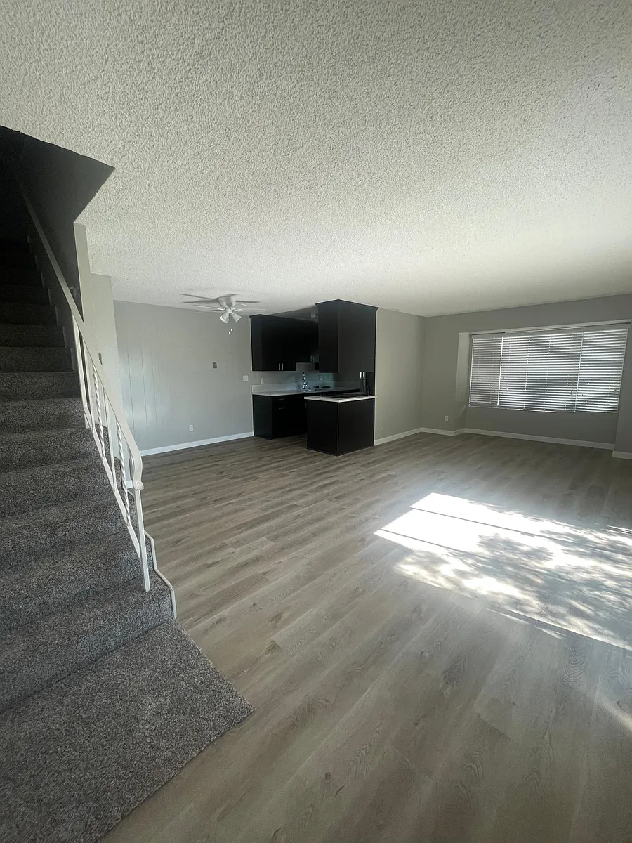 Building Photo - 8180 Vincetta Dr #1