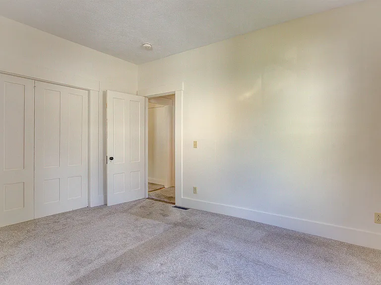 8 Chase Ave #1 — Photo 10
