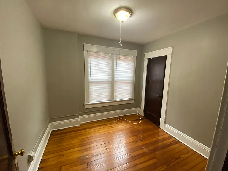 Summit St 2355-2357 MLR — Photo 7