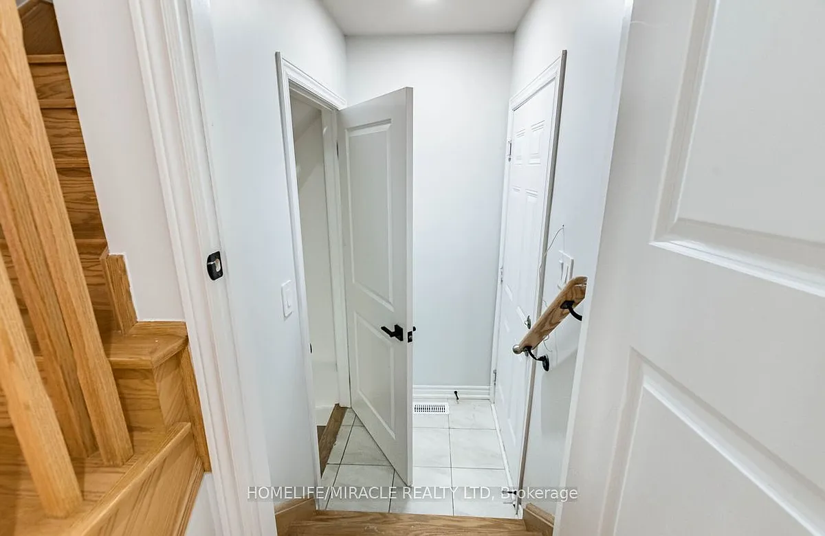 Building Photo - 7 Bushwood Trl